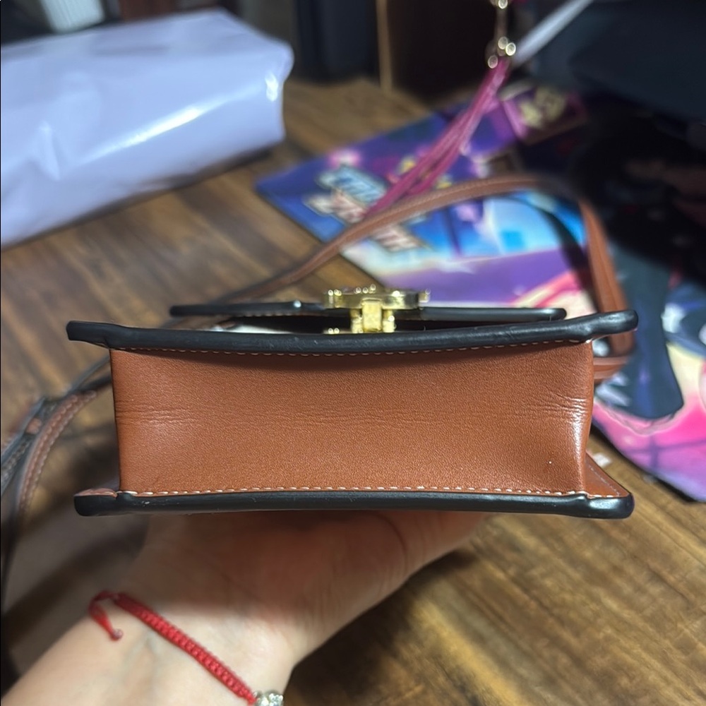Burberry Tan and Cream Crossbody Bag with Flap Closure - Picture 9 of 9